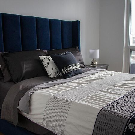 Downtown High-Rise Condo- Cn Tower View Toronto Extérieur photo